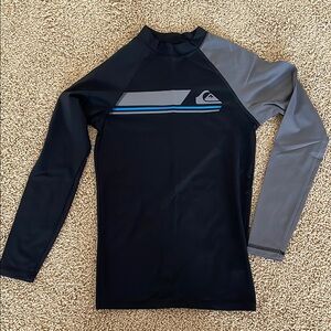 Quiksilver Boys XL Black and Gray Long Sleeve Swim Shirt